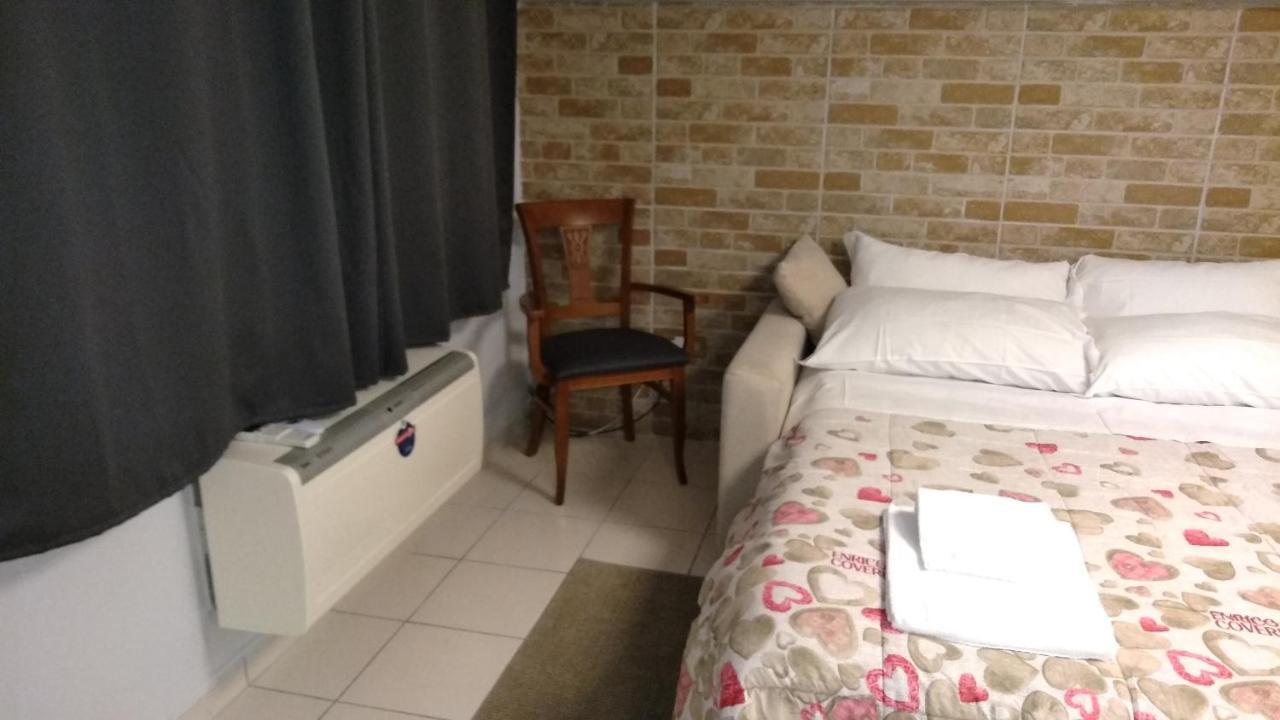 Monolocale Via Leopardi Hotel Pescara Bagian luar foto