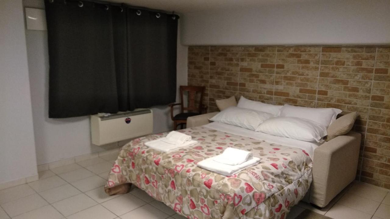 Monolocale Via Leopardi Hotel Pescara Bagian luar foto